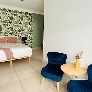 Queen Room Garden View